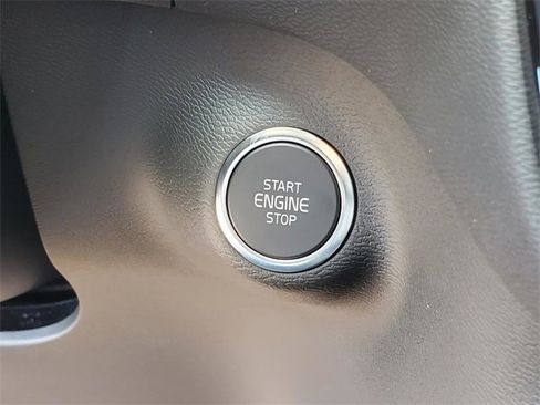 New 2026 Volvo XC40 B5 Plus w/ Protection Package Premier image 20