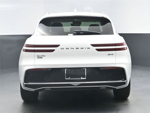 New 2026 Genesis GV70 2.5T Select image 13