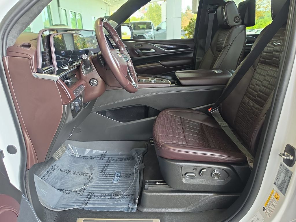 Certified 2024 Cadillac Escalade Sport Platinum w/ Heavy-Duty Trailer Package AWD/4WD image 25