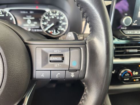 Used 2025 Nissan Pathfinder SV AWD/4WD image 29