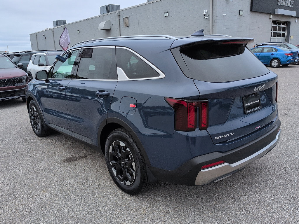 Used 2026 Kia Sorento S w/ S Panoramic Sunroof Package FWD image 5