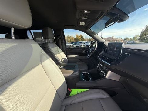 Used 2021 GMC Yukon SLT w/ SLT Luxury Package image 17