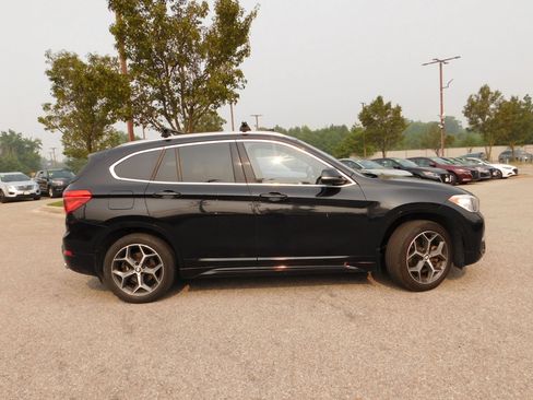 Used 2018 BMW X1 xDrive28i w/ Convenience Package AWD/4WD image 3