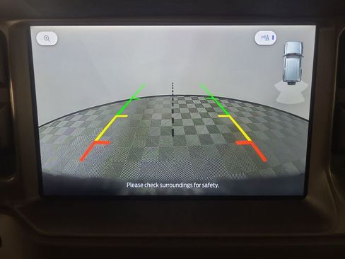 Used 2025 Ford Bronco Badlands image 9