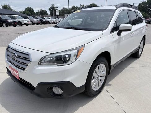 Used 2016 Subaru Outback 2.5i Premium AWD/4WD image 3