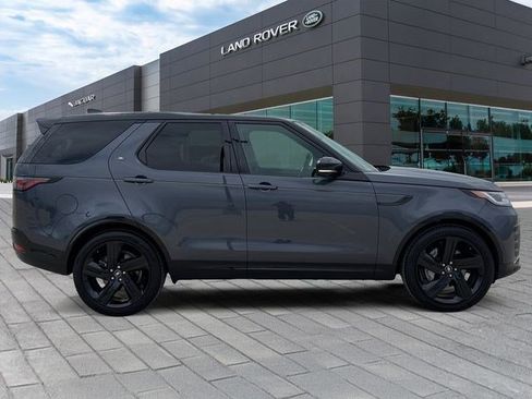 New 2025 Land Rover Discovery Dynamic SE image 6