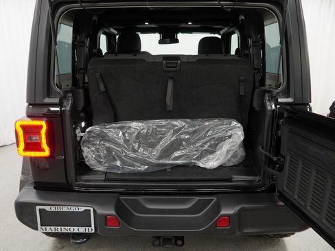 Certified 2024 Jeep Wrangler Willys image 39