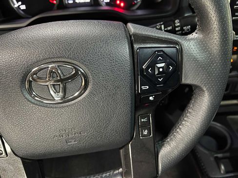 Used 2021 Toyota 4Runner TRD Off-Road Premium w/ Moonroof Package AWD/4WD image 29