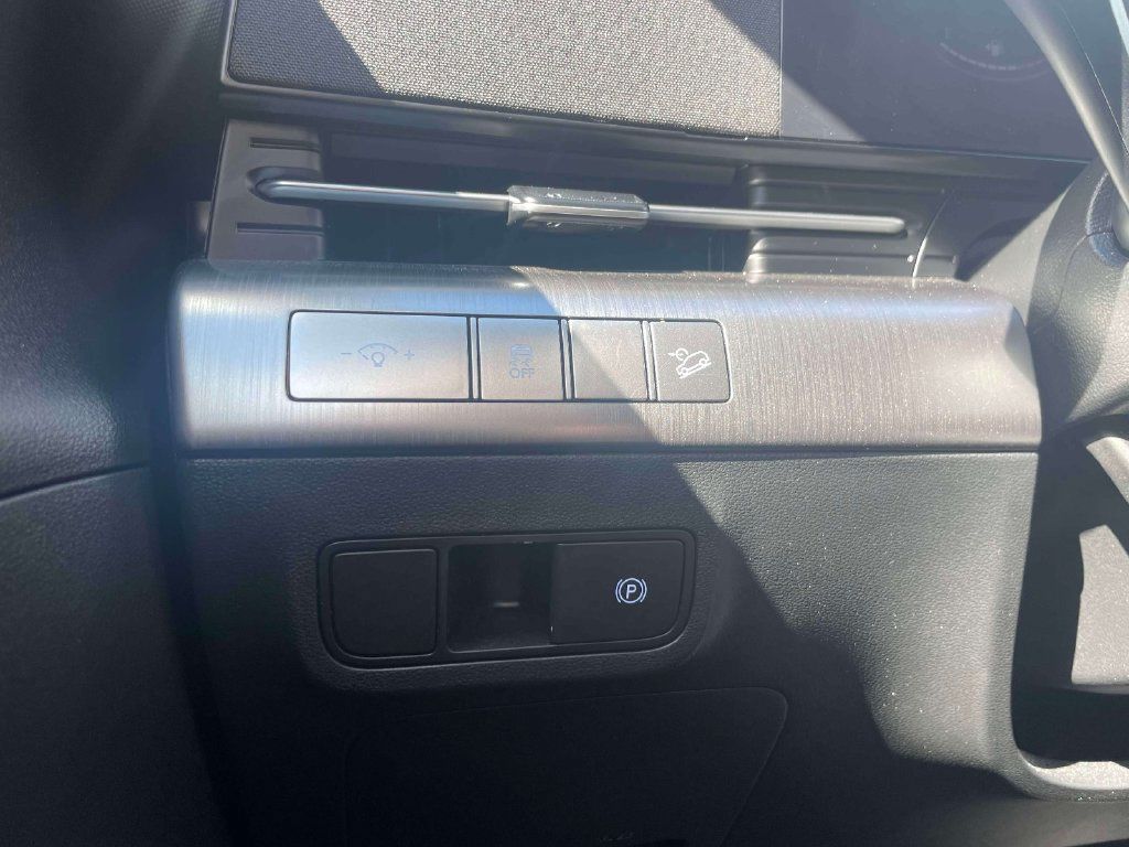 Used 2024 Hyundai Kona SEL AWD/4WD image 20
