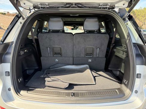 New 2025 Jeep Grand Cherokee L Limited w/ Black Appearance Package AWD/4WD image 30