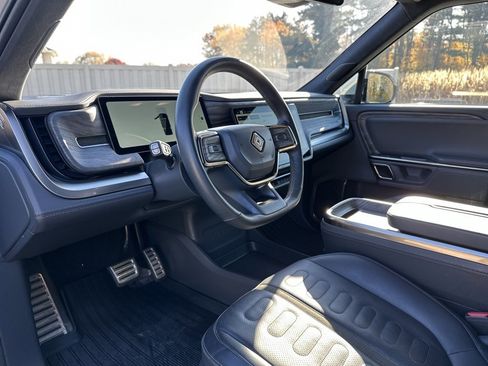 Used 2022 Rivian R1S Launch Edition image 17