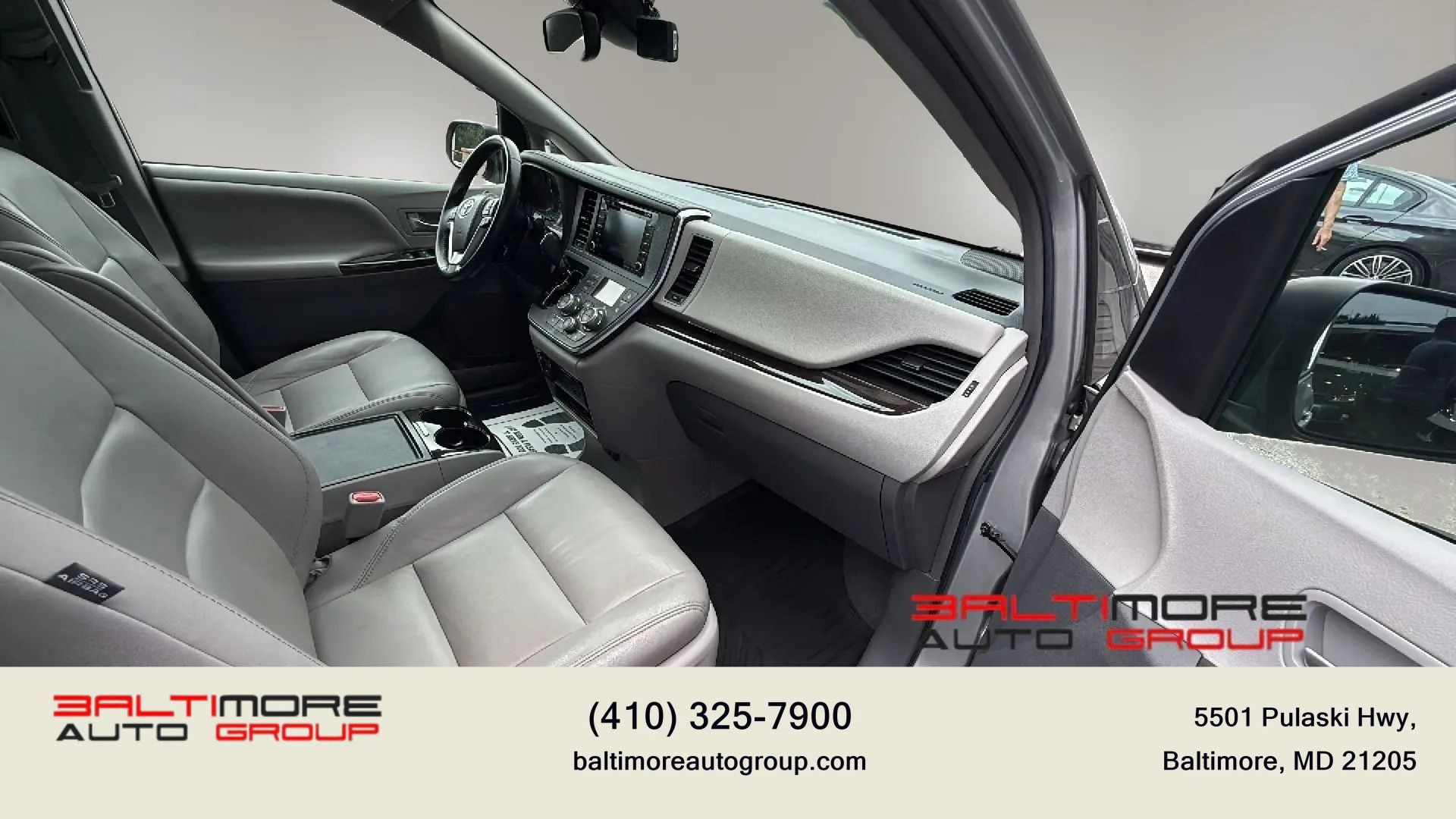 Used 2019 Toyota Sienna XLE Premium FWD image 17