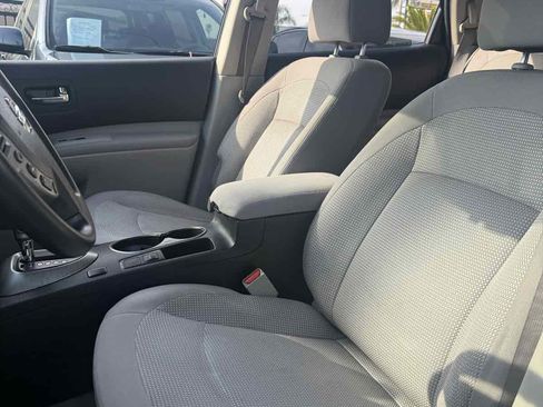 Used 2012 Nissan Rogue SV w/ Premium Pkg image 9