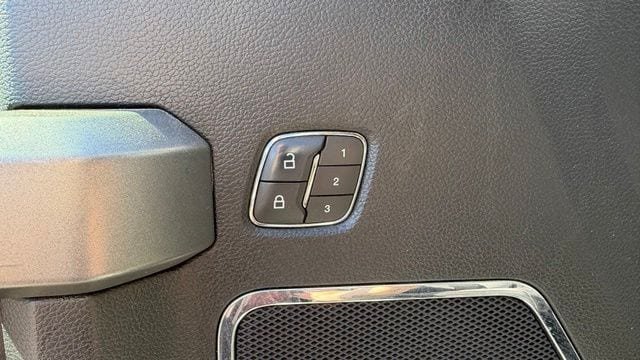 Used 2019 Ford F350 Platinum w/ Platinum Ultimate Package AWD/4WD image 11
