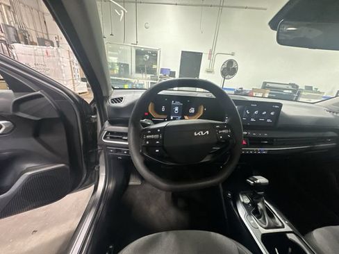 Used 2025 Kia K4 FWD image 15