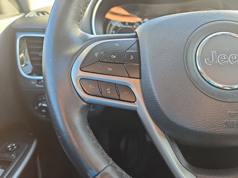 Used 2019 Jeep Cherokee Limited image 21