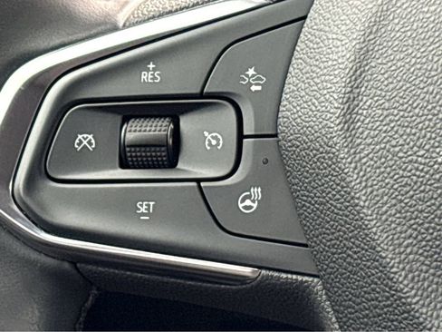 Used 2025 Chevrolet TrailBlazer LT w/ Convenience Package FWD image 11