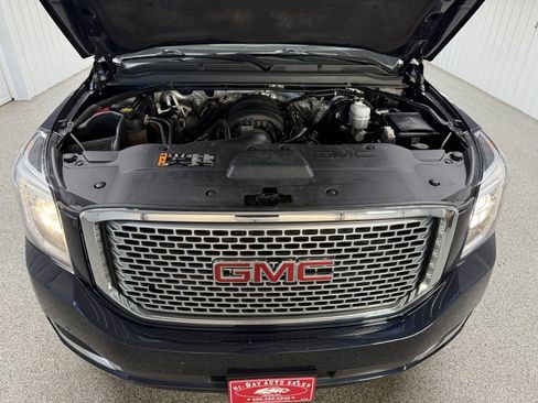 Used 2017 GMC Yukon XL Denali image 44