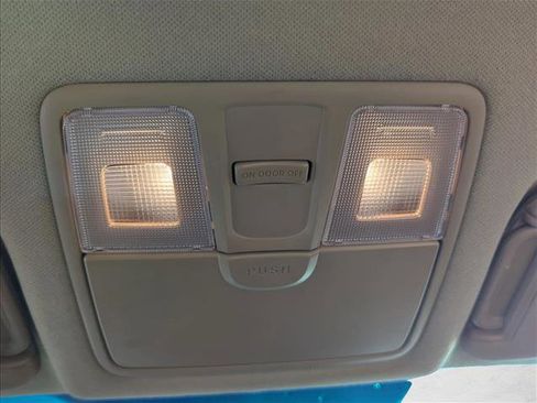 Used 2013 Hyundai Elantra GLS w/ Preferred Pkg image 16