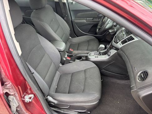 Used 2015 Chevrolet Cruze LT FWD image 14