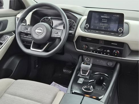 Used 2023 Nissan Rogue SV image 19
