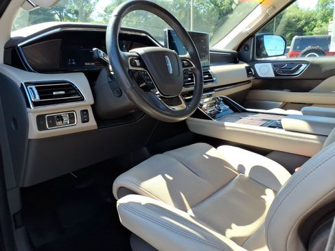 Used 2024 Lincoln Navigator L Reserve AWD/4WD image 17