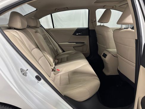 Used 2017 Honda Accord Touring image 14