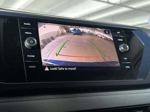 Used 2024 Volkswagen Taos SE FWD image 19
