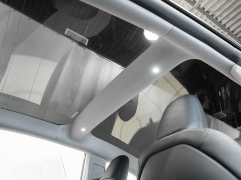 Used 2025 Tesla Model 3 RWD image 28