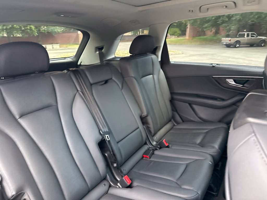 Used 2023 Audi Q7 3.0T Premium Plus w/ Premium Plus Package AWD/4WD image 19