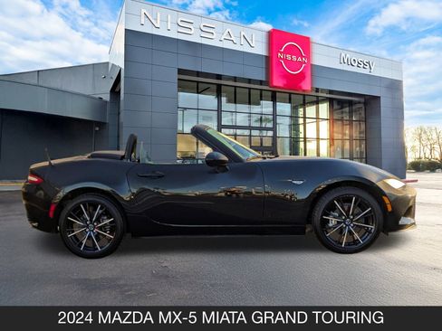 Used 2024 MAZDA MX-5 Miata Grand Touring w/ Weather Package image 6