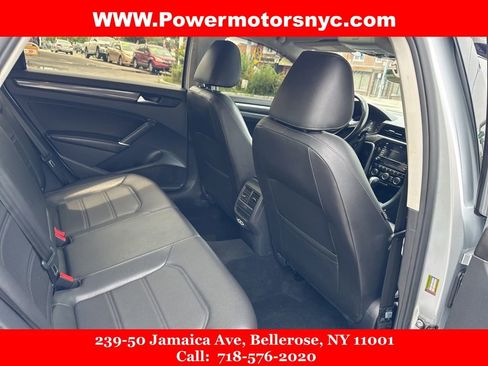Used 2020 Volkswagen Passat 2.0T R-Line image 18