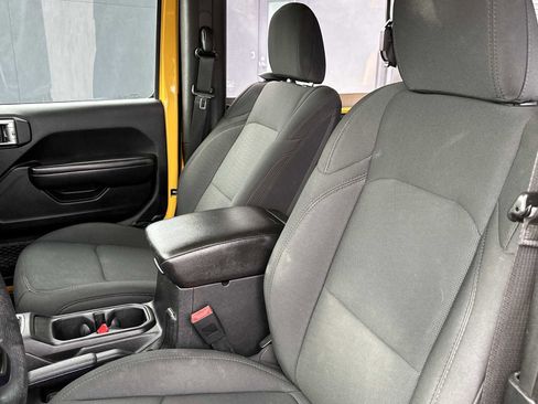 Used 2019 Jeep Wrangler Sport image 17