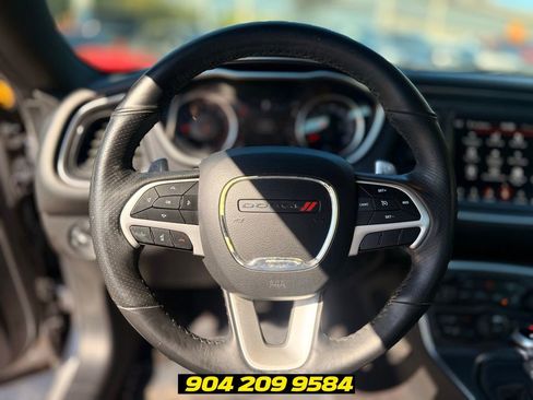 Used 2018 Dodge Challenger R/T Scat Pack w/ Leather Interior Group RWD image 17