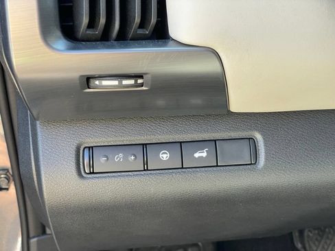 Certified 2023 Nissan Pathfinder SL w/ SL Premium Package AWD/4WD image 18