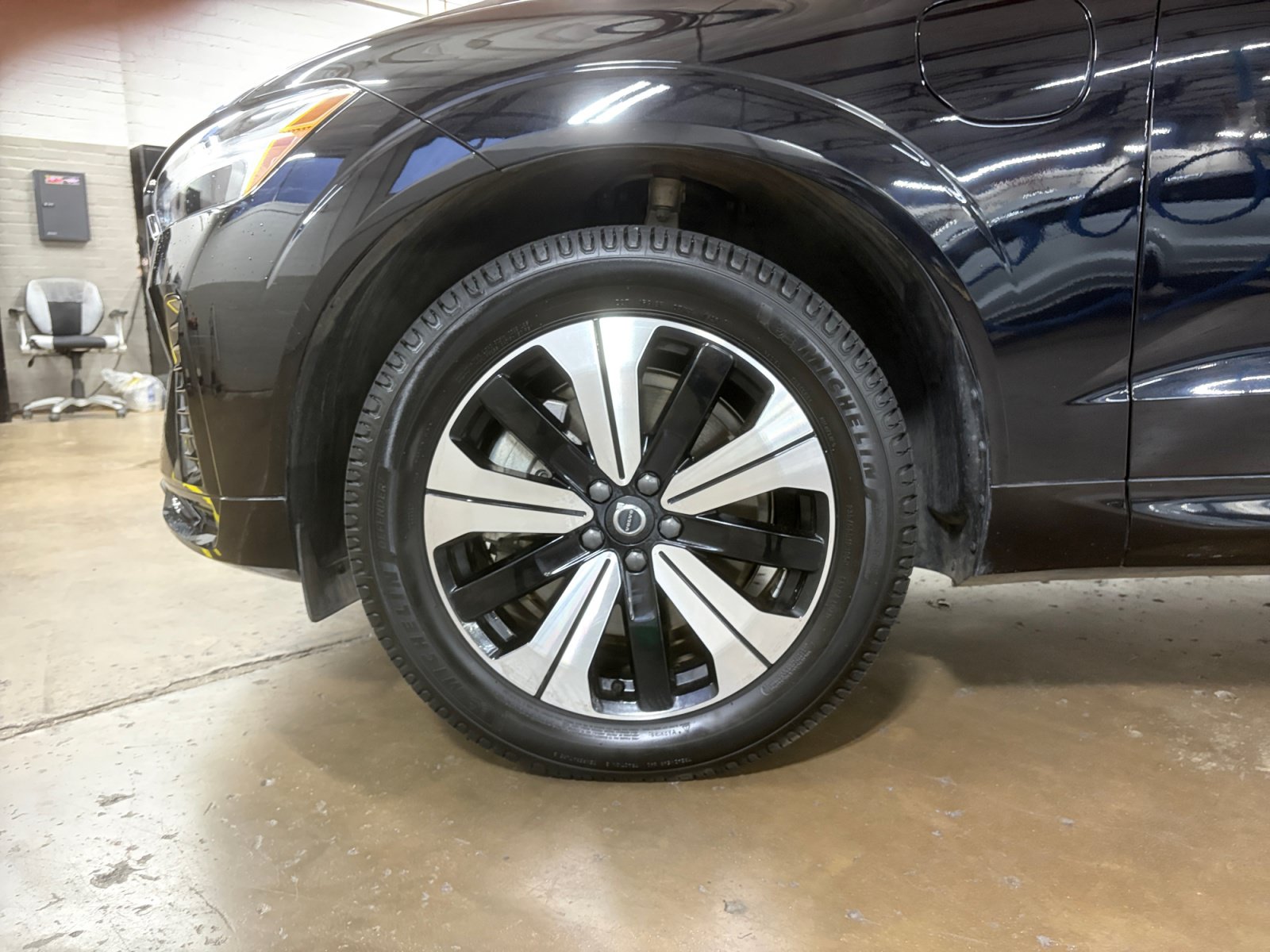 Used 2024 Volvo XC60 T8 Core AWD/4WD image 29