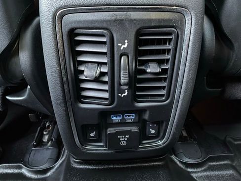 Used 2021 Jeep Grand Cherokee Overland image 28