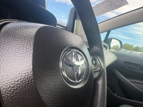 Used 2025 Toyota Corolla LE FWD image 28