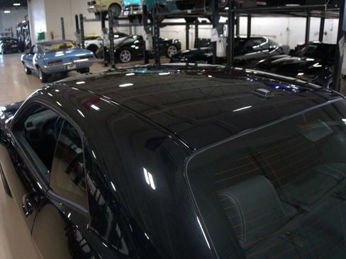 Used 2014 Dodge Challenger SRT8 w/ Harman/Kardon Audio Group image 18