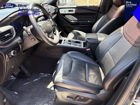 Certified 2023 Ford Explorer Platinum w/ Technology Package AWD/4WD image 16
