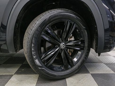Certified 2023 Volkswagen Atlas SEL R-Line AWD/4WD image 19