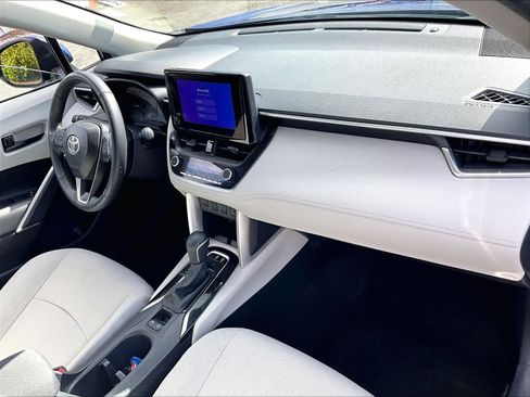 Used 2024 Toyota Corolla Cross LE image 14