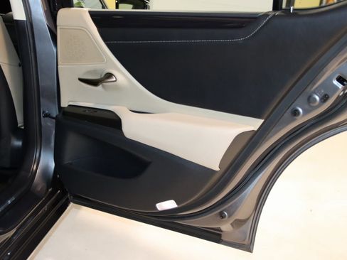 Used 2021 Lexus ES 250 w/ Premium Package image 59