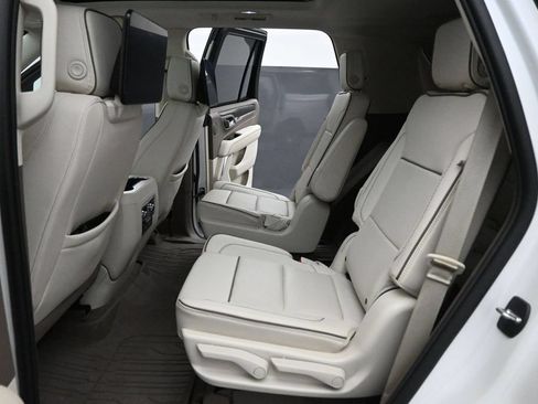 Used 2023 GMC Yukon Denali w/ Advanced Technology Package AWD/4WD image 18