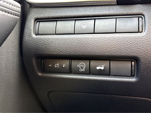 Used 2023 Nissan Rogue SV w/ SV Premium B Package image 14