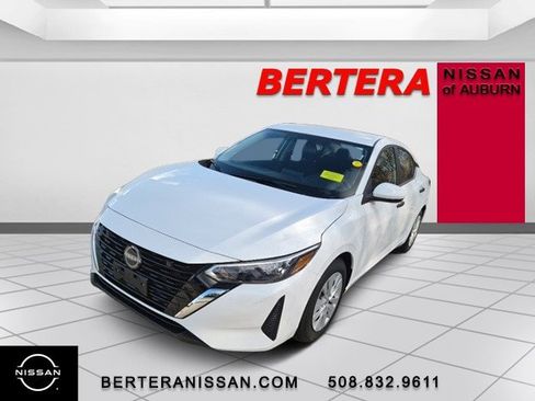 Used 2024 Nissan Sentra S image 5