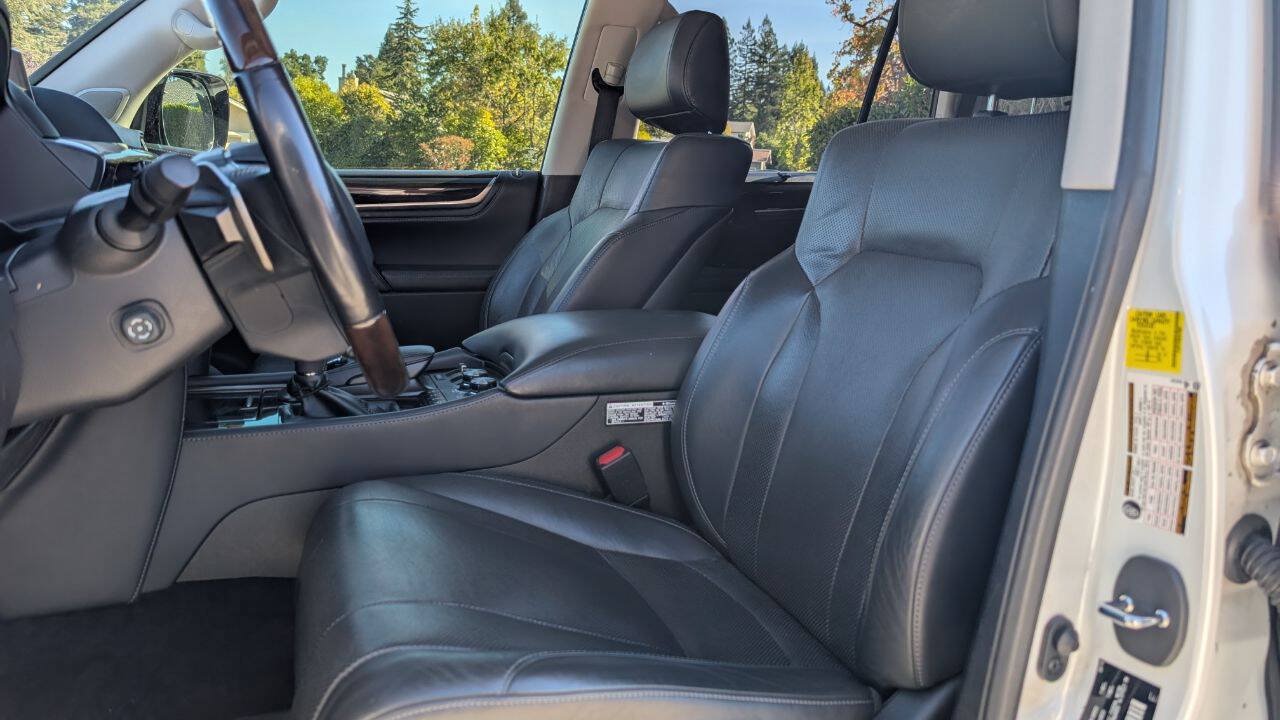 Used 2018 Lexus LX 570 4WD image 17