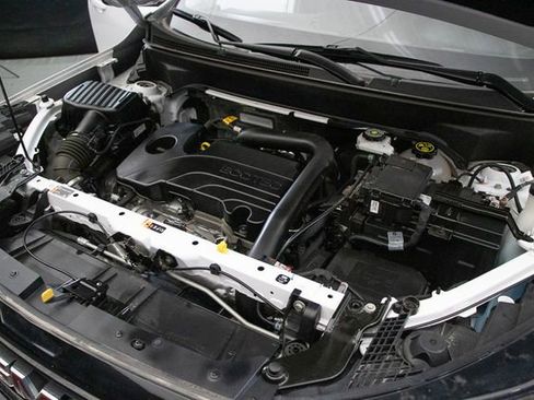 Used 2024 GMC Terrain SLE w/ Elevation Edition image 26