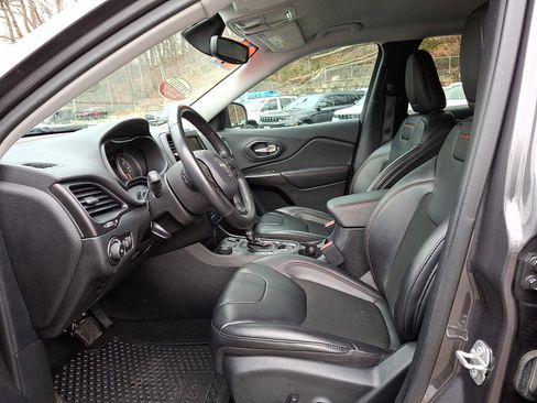 Certified 2020 Jeep Cherokee Trailhawk w/ Cold Weather Group image 14