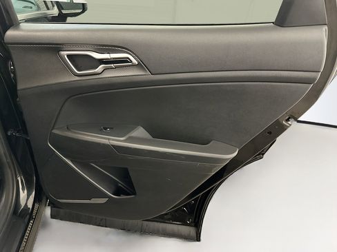 Used 2024 Kia Sportage LX image 30